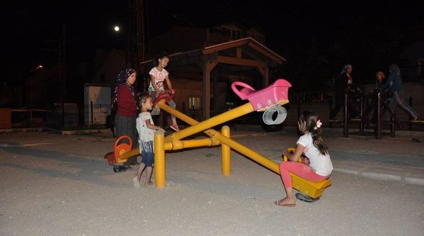 Uşak&rsquo;ta Aşırı Sıcak Parkları Boşalttı