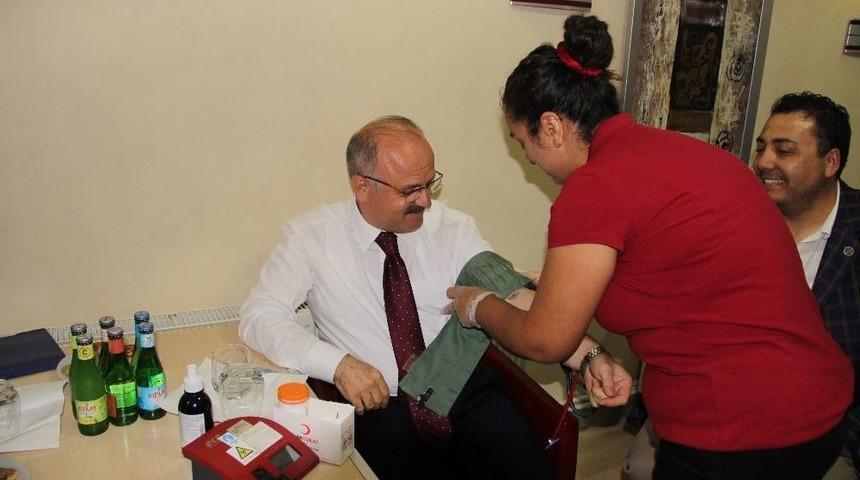 Vali &Ccedil;akacak Kan Verdi