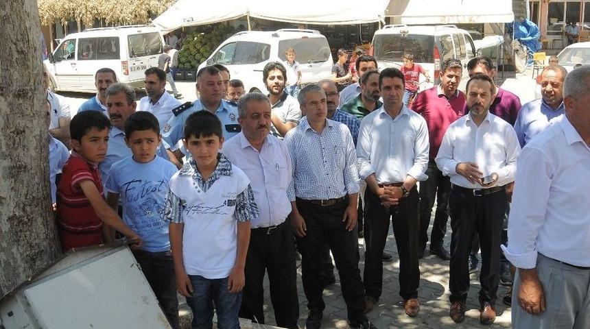 15 Temmuz Anı Defteri Cumhuriyet Meydanına Konuldu