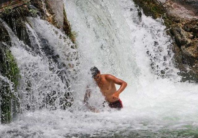 Antalya da Kanal Suyunda Serinlik 2