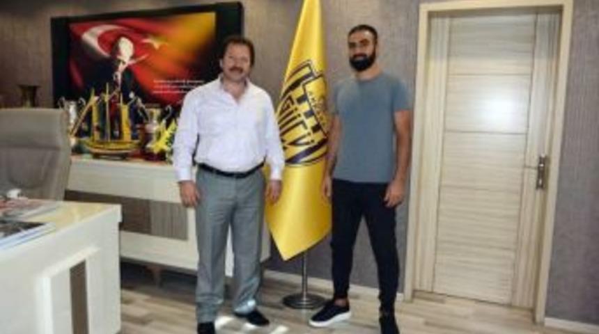 Evkur Yeni Malatyaspor İle Yollarını Ayıran Sedat Ağ&ccedil;ay Ankarag&uuml;c&uuml;&rsquo;nde