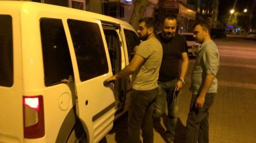 Havaya Rast Gele Ateş Eden 2 Şahıs G&ouml;zaltına Alındı