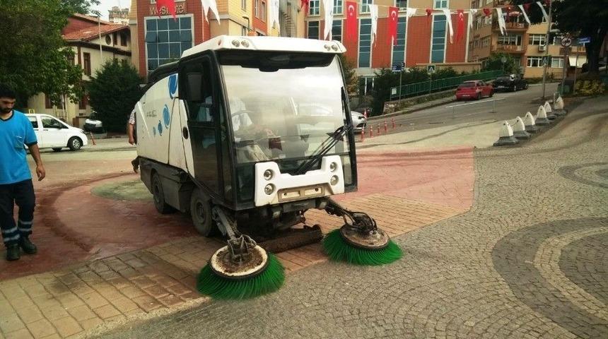 İzmit&rsquo;te G&uuml;nde 450 Kilometre Yol S&uuml;p&uuml;r&uuml;l&uuml;yor