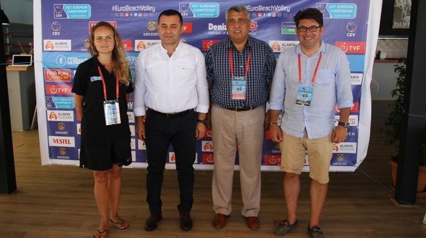 Kadınlar Plaj Voleybolu Avrupa Şampiyonası&rsquo;nın Basın Toplantısı Ger&ccedil;ekleştirildi