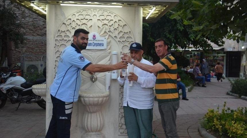 Şehzadeler İkram &Ccedil;eşmeleriyle Serinliyor