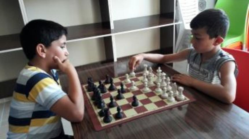 Ceylanpınarlılardan Satran&ccedil; Turnuvasına Yoğun İlgi