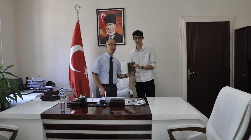 Kaymakam Yaman, Başarılı &Ouml;ğrenciyi Kabul Etti