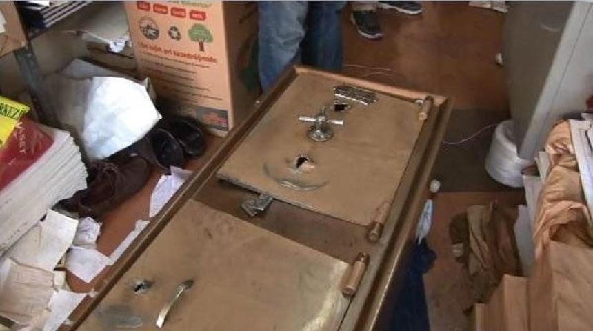 İş Hanındaki 45 Işyerini Bir Gecede Soydular