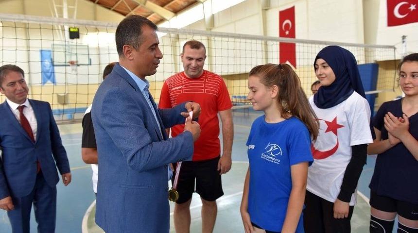 15 Temmuz Milli Birlik G&uuml;n&uuml; Etkinliklerinde Dereceye Girenlere Madalya Verildi