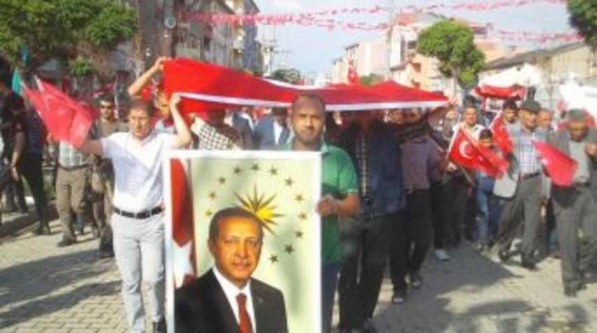 &Ouml;zalp İl&ccedil;esinde &lsquo;15 Temmuz&rsquo; Y&uuml;r&uuml;y&uuml;ş&uuml;