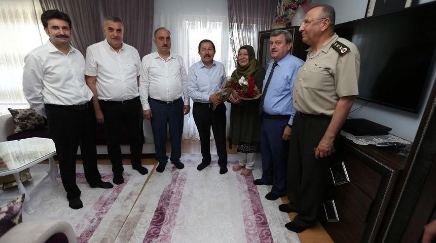 Protokol Gazi Ziyaretlerini S&uuml;rd&uuml;r&uuml;yor