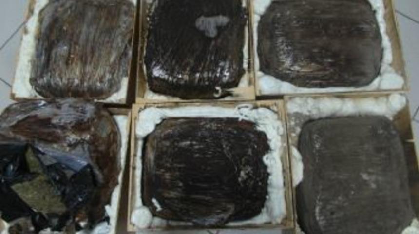 Diyarbakır&rsquo;dan İzmir&rsquo;e G&ouml;nderilen 61 Kilogram Esrar Ele Ge&ccedil;irildi