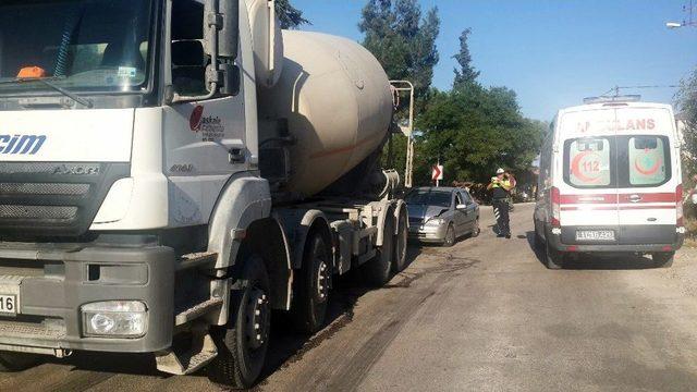 Bilecik’te Otomobil Beton Mikserine Çarptı: 1 Yaralı