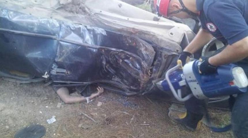 Denizli'de Kontrolden &Ccedil;ıkan Ara&ccedil; Takla Attı: 1 &Ouml;l&uuml;