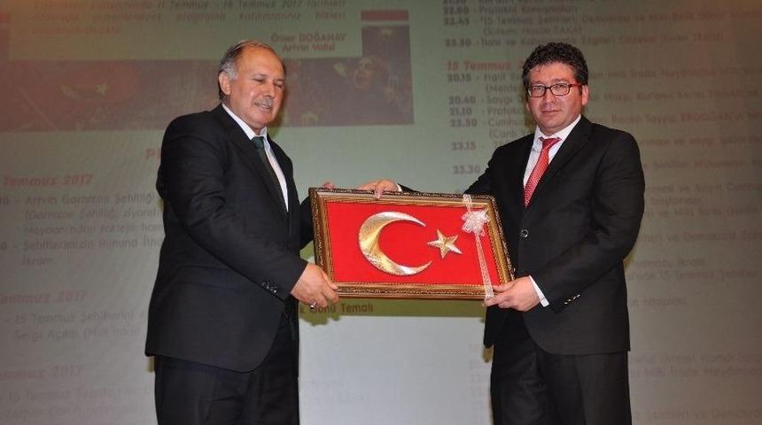 15 Temmuz Şehitleri Ve Demokrasi Zaferi Konulu Konferans