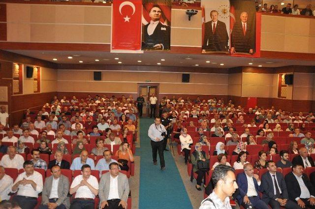 15 Temmuz Şehitleri Ve Demokrasi Zaferi Konulu Konferans