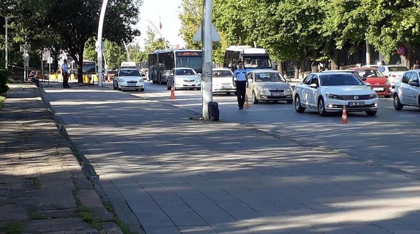 Tbmm &Ouml;n&uuml;nde Bomba Paniği