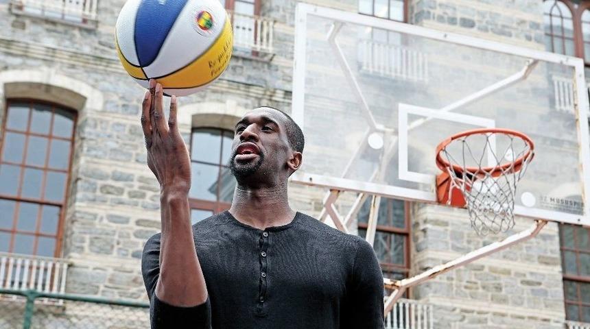 Fenerbah&ccedil;e&rsquo;eden Udoh&rsquo;a Teşekk&uuml;r