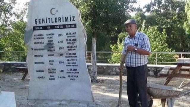 Çanakkaleli Muhtardan Köyün Şehitleri Için Anıt