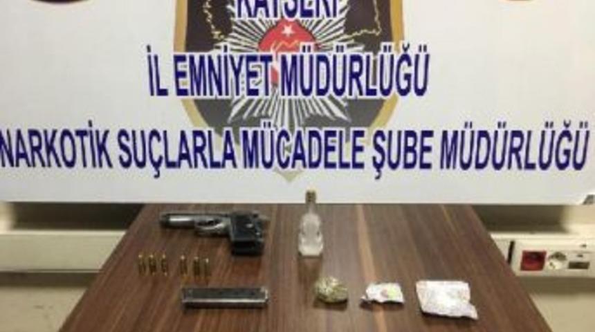 Kayseri'de Uyuşturucu Operasyonu: 8 G&ouml;zaltı