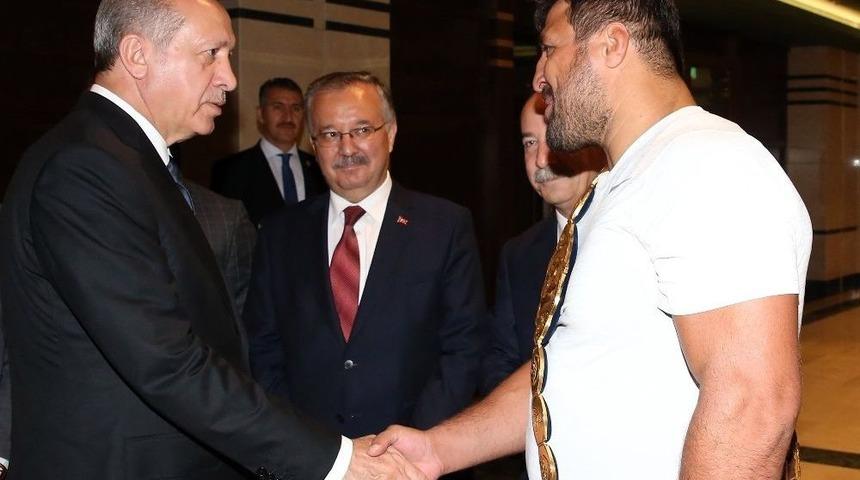 Cumhurbaşkanı, Recep Kara&rsquo;yı Ağırladı