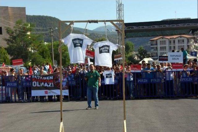 'hero'ya Karşı 'traitor' Tişörtü