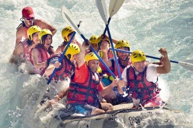 Doğaseverlerin Rafting Macerası