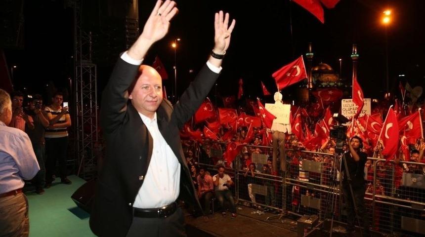 Başkan &Ccedil;olakbayrakdar, "15 Temmuz&rsquo;da Kocaman Bir Aile Olduğumuzu 27 G&uuml;nl&uuml;k N&ouml;bette G&ouml;sterdik"