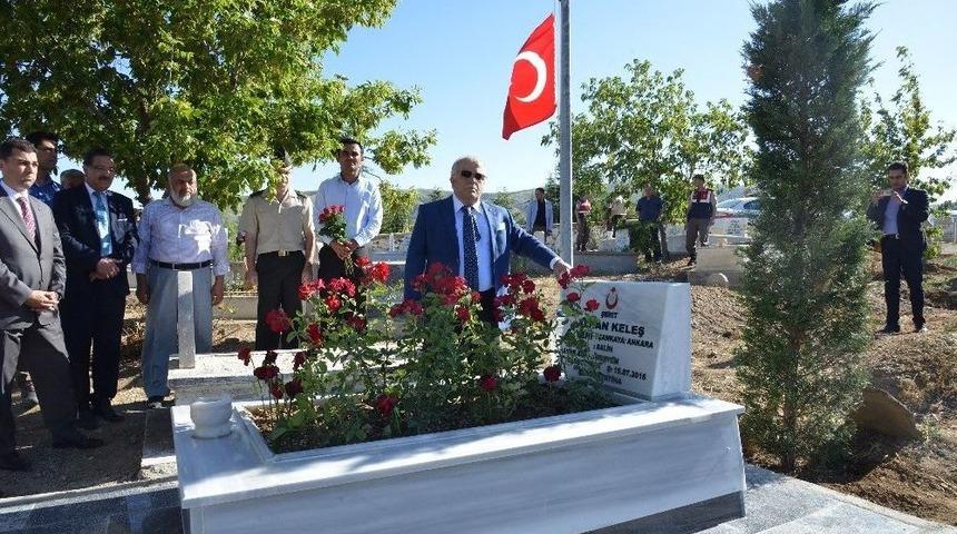 Vali Şent&uuml;rk, 15 Temmuz Şehidinin Anısına Yapılan Saat Kulesinde İncelemede Bulundu