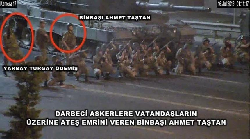 Vatandaşlar İnsan Seli Halinde Darbeci Hainlerin &Uuml;zerine B&ouml;yle Koştu