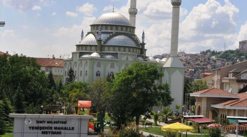İzmit Belediyesi&rsquo;nden Rahmet Camii&rsquo;nde Tadilat &Ccedil;alışması