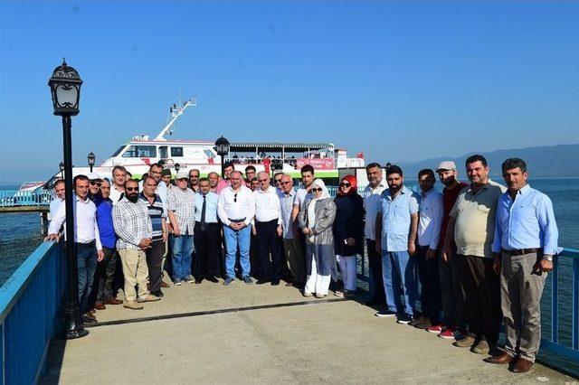 Dalgıçlar İznik Gölü’nde Türk Bayrağı Açtı