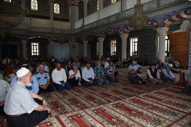 Kartepe&rsquo;de Demokrasi Şehitleri İ&ccedil;in Mevlid Okutuldu 2