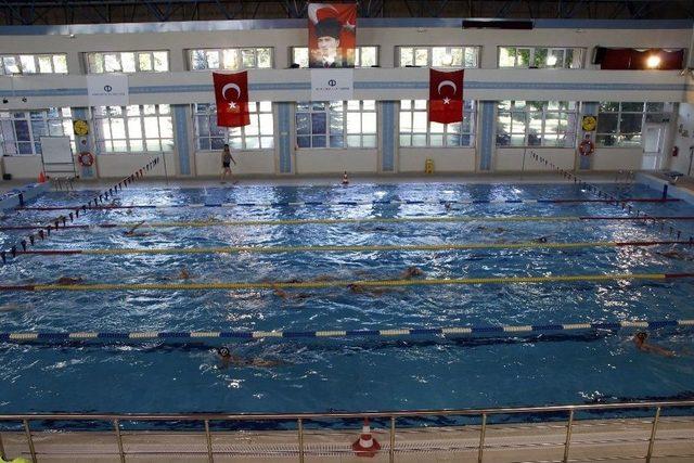 Eskişehir&rsquo;in En &Ccedil;ok Tercih Edilen Havuzu: Anadolu &Uuml;niversitesi Y&uuml;zme Havuzu 1