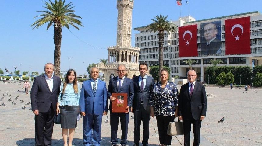 İzmirliler Demokrasi N&ouml;beti Tutacak