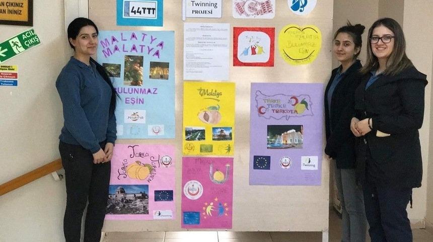 S&uuml;mer Mesleki Ve Teknik Anadolu Lisesi &lsquo;e-twinning&rsquo; Projesinde