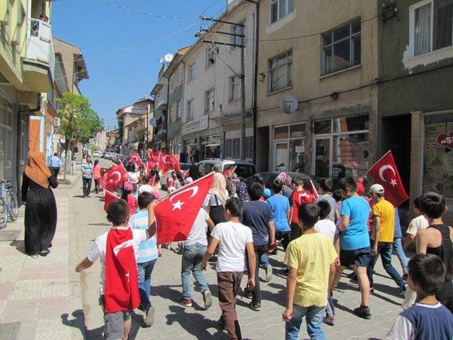 Hisarcık’ta Kur’an Kursu Öğrencileri Şehitler İçin Yürüdü