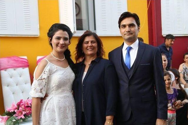 Gen&ccedil; &Ccedil;ifte S&uuml;rpriz Yapan Başkan &Ccedil;er&ccedil;ioğlu Zeybek Oynadı 2