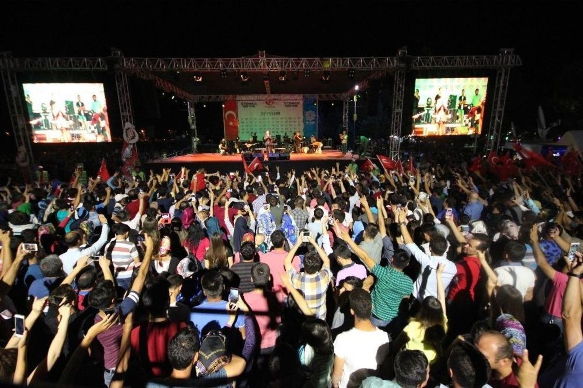 Beyşehir&rsquo;de Mustafa Yıldızdoğan Coşkusu