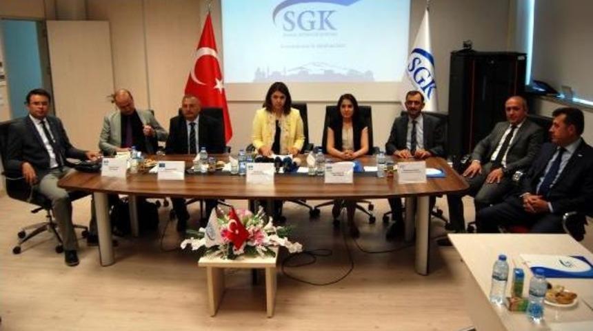 &Ccedil;alışma Genel M&uuml;d&uuml;r&uuml; &Ouml;nder: D&uuml;nyada Her G&uuml;n 1 Milyon Iş Kazası Oluyor