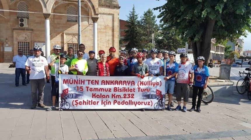 Pedalları 15 Temmuz İ&ccedil;in &Ccedil;eviriyorlar
