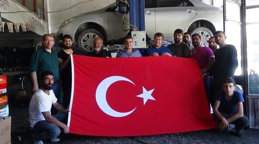 15 Temmuz İ&ccedil;in &Ouml;zel Klip &Ccedil;ekildi