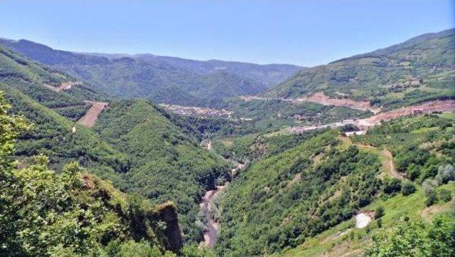 İnşaatı Devam Eden Karadeniz- Akdeniz Yolunda Büyüleyici Manzara