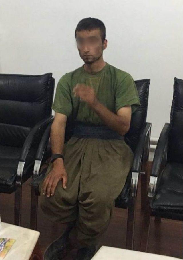 Tsk: "bitlis Ve Hakkari&rsquo;de İki Ter&ouml;rist Teslim Oldu" 1