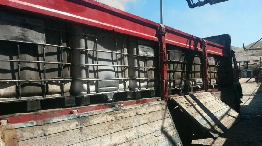 Polisin Takibe Aldığı Kamyonda 11 Ton Ka&ccedil;ak Akaryakıt Ele Ge&ccedil;irildi