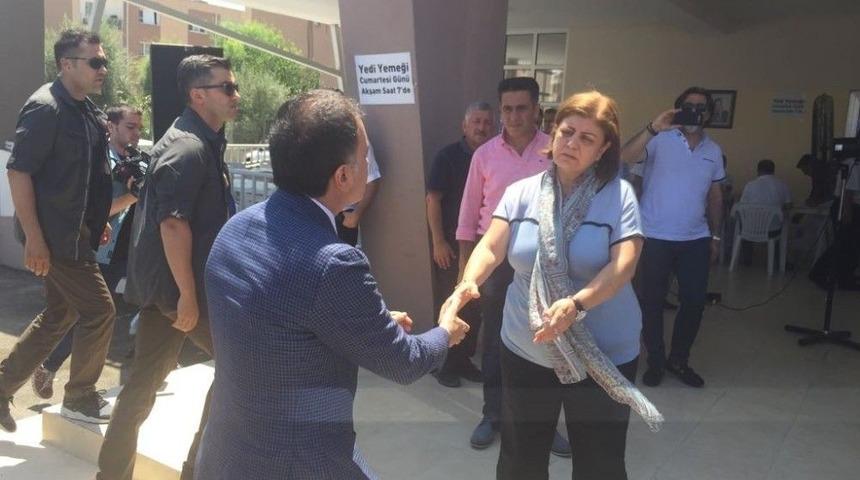 Bakan &Ccedil;elik&rsquo;ten, Karalar &Ccedil;iftine Taziye Ziyareti