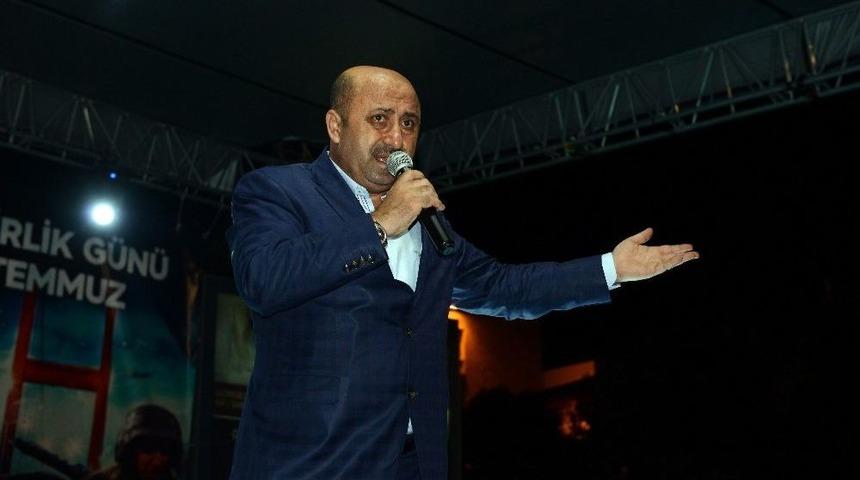 D&ouml;ngeloğlu&rsquo;ndan Darbeci Astsubayın Tiş&ouml;rt&uuml;ndeki &ldquo;hero&rdquo; Yazısına Sert Tepki