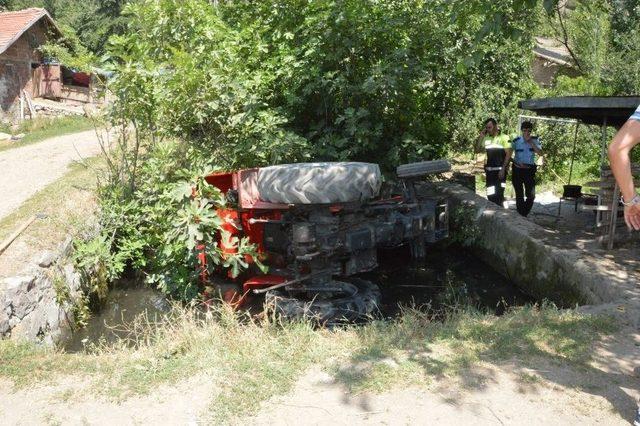 Traktör Sulama Havuzuna Düştü: 1 Yaralı