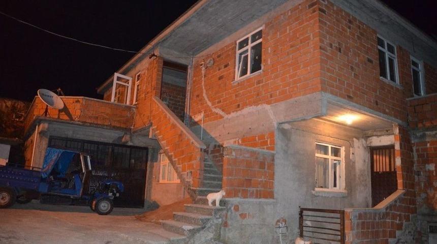 Eşini &Ouml;ld&uuml;rmekten Yargılanan Kadın Hakim Karşısında