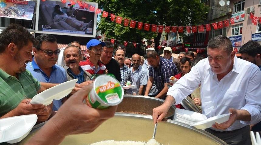 15 Temmuz Şehitleri İ&ccedil;in Etli Pilav İkramı